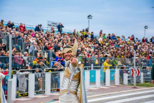 Tribunes