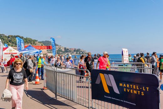 Le village de barnums et les barrières de la No Finish Line