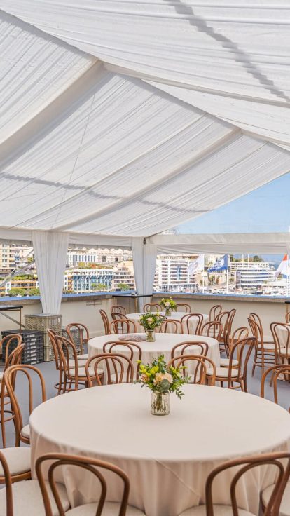 Réalisation d’un espace réceptif sur un rooftop pour le GP Historique 2026