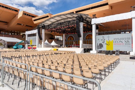 Visite du Pape Leon XIV à Monaco : Mise en place de mobilier et de barrières