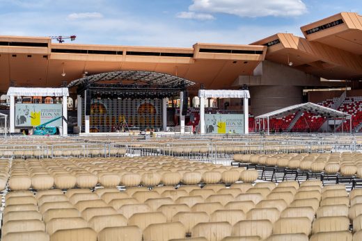 Visite du Pape Leon XIV à Monaco : Mise en place de mobilier et de barrières