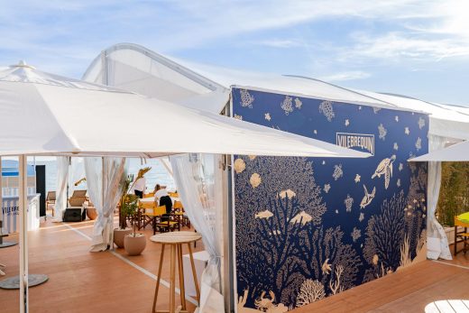 Tente arquée sur la plage Vilebrequin à Cannes à l’occasion du Festival de Cannes