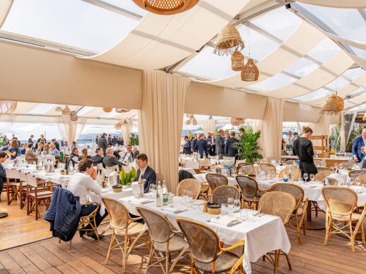 Événement d&#8217;entreprise et séminaire à Nice : structures couvertes et logistique sur mesure