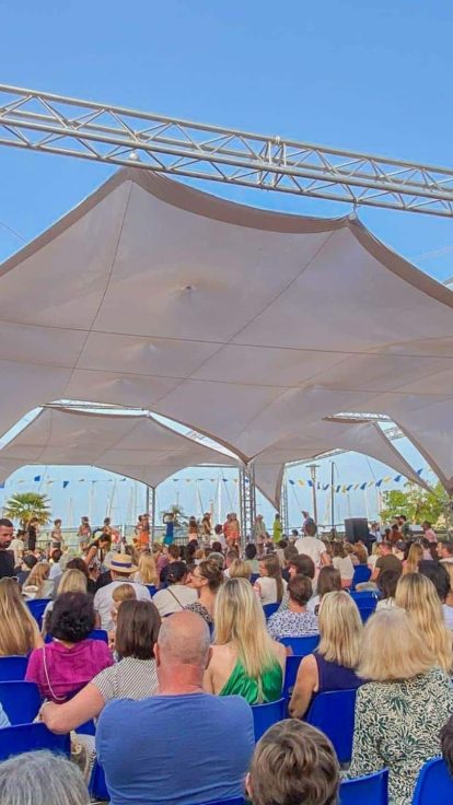 Location de matériel événementiel à Nice : tribunes, chapiteaux et orchestration logistique sur mesure