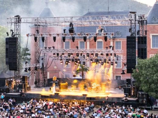 Festival et événement culturel à Nice (06) : tribunes, scènes et orchestration logistique