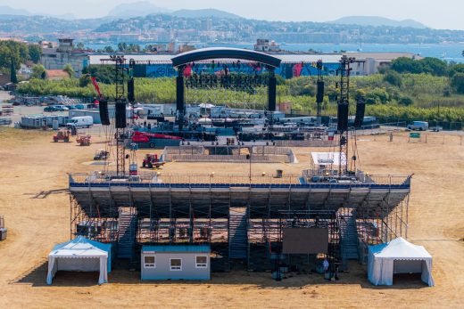 Tribunes du concert de la Nuit du Son des Guitares de Fréjus