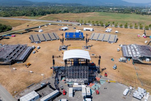 Tribunes du concert de la Nuit du Son des Guitares de Fréjus