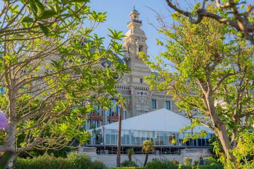Montage du Monaco Scor Lounge au casino de Monte-Carlo