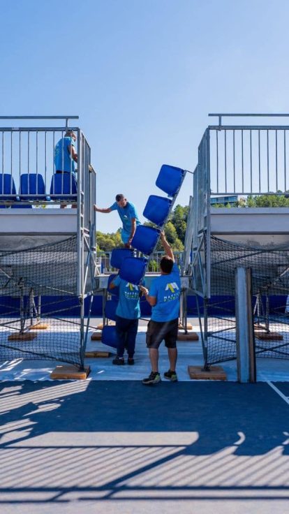 Montage des tribunes du French Riviera Open à l&#8217;academy Mouratoglou